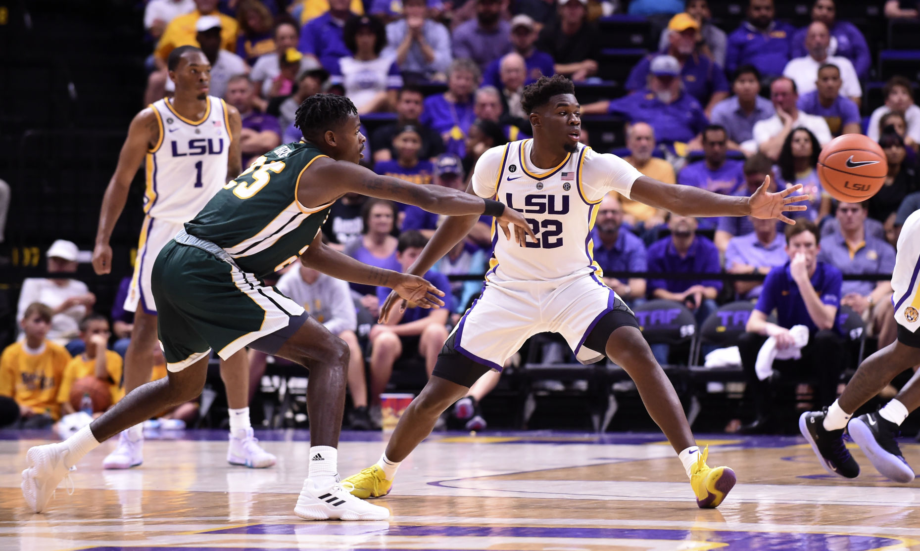lsumensbasketball.110718 HS 1249.JPG